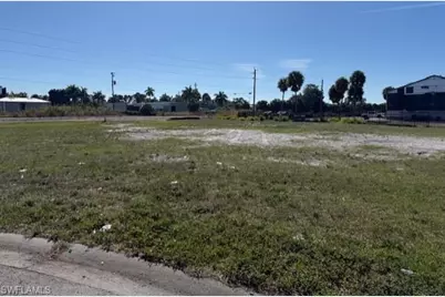 3662 Estelle St, Fort Myers, FL 33916 - Photo 13