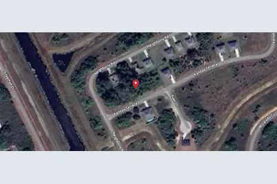 330 Kansas Ter, Labelle, FL 33935 - Photo 1