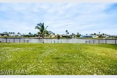 913 SE 43rd Ter, Cape Coral, FL 33904 - Photo 37