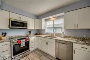 913 SE 43rd Terrace, Cape Coral, FL 33904 - Photo 13