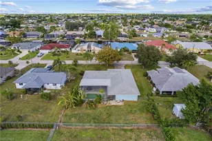 2132 SE 15th St, Cape Coral, FL 33990 - Photo 33