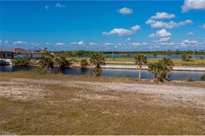 4527 NW 35th Ter, Cape Coral, FL 33993 - Photo 9