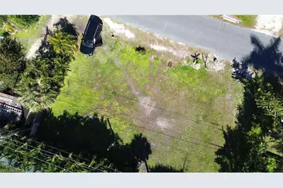 12135 Hibiscus Dr, Fort Myers, FL 33908 - Photo 5