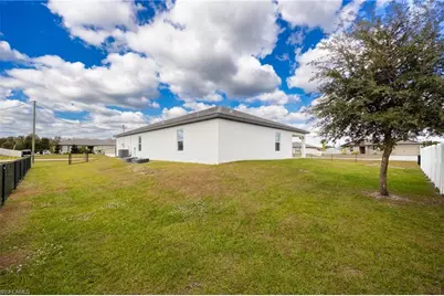 833 Youngreen Dr, Fort Myers, FL 33913 - Photo 33