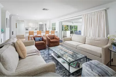 635 Fountainhead Ln, Naples, FL 34103 - Photo 9