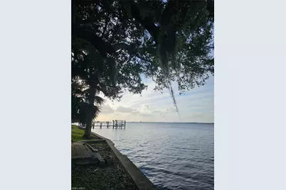 3933 E River Dr, Fort Myers, FL 33916 - Photo 3