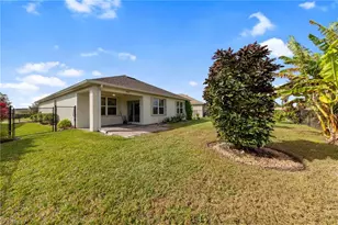 10528 Canal Brook Ln, Lehigh Acres, FL 33936 - Photo 31