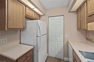 8121 S Woods Cir, Fort Myers, FL 33919 - Photo 11