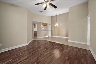 8121 S Woods Cir, Fort Myers, FL 33919 - Photo 7