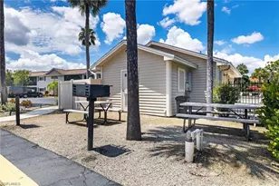 8121 S Woods Cir, Fort Myers, FL 33919 - Photo 27