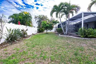 723 SE 9th Ave, Cape Coral, FL 33990 - Photo 29
