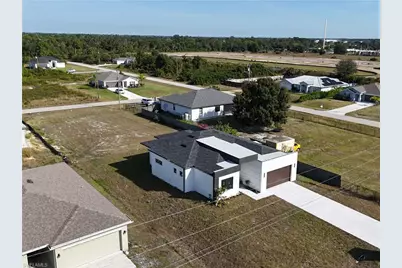 477 Rayford St, Lehigh Acres, FL 33974 - Photo 5