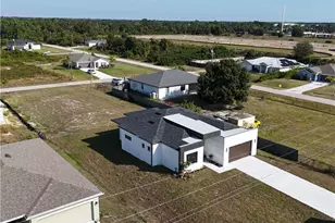 477 Rayford St, Lehigh Acres, FL 33974 - Photo 5