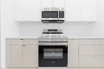 321 Peerless St, Lehigh Acres, FL 33974 - Photo 5