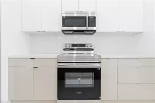 321 Peerless St, Lehigh Acres, FL 33974 - Photo 5