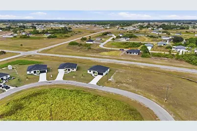 9027 Bamboo Cir, Labelle, FL 33935 - Photo 5