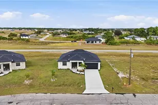 9027 Bamboo Cir, Labelle, FL 33935 - Photo 3