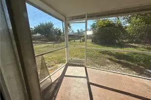 2300 Crystal Dr, Fort Myers, FL 33907 - Photo 11