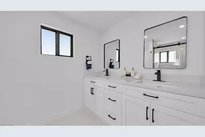 2851 SE 19th Pl, Cape Coral, FL 33904 - Photo 17