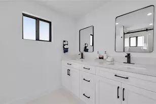 2851 SE 19th Pl, Cape Coral, FL 33904 - Photo 17