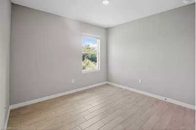 553 Kingsbury Ln, Lehigh Acres, FL 33974 - Photo 19