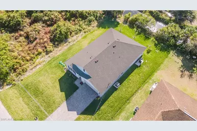 553 Kingsbury Ln, Lehigh Acres, FL 33974 - Photo 3