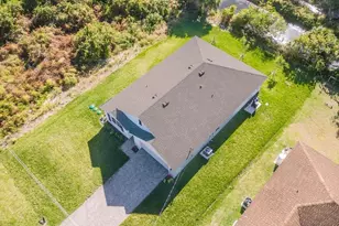 553 Kingsbury Ln, Lehigh Acres, FL 33974 - Photo 3