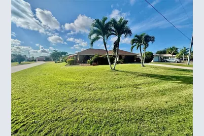 1220 SE 19th Ln, Cape Coral, FL 33990 - Photo 3