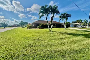 1220 SE 19th Ln, Cape Coral, FL 33990 - Photo 3