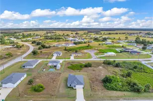 8070 Marsh Cir, Labelle, FL 33935 - Photo 37