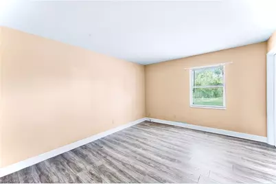 210 Charlotte Ave, Fort Myers, FL 33916 - Photo 7