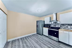 210 Charlotte Ave, Fort Myers, FL 33916 - Photo 5