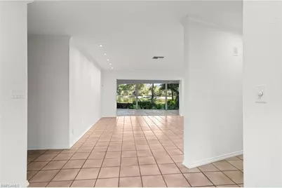 640 Jacana Cir #28, Naples, FL 34105 - Photo 5