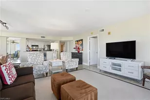 25 Bluebill Ave, Naples, FL 34108 - Photo 9