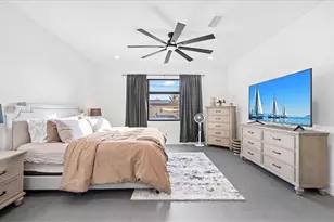 1017 NE 4th Pl, Cape Coral, FL 33909 - Photo 19