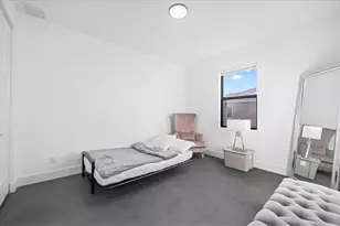 1017 NE 4th Pl, Cape Coral, FL 33909 - Photo 25