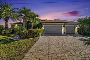 2127 SE 17th Pl, Cape Coral, FL 33990 - Photo 3