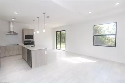 1032 Hilton Ct, Labelle, FL 33935 - Photo 9