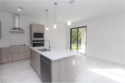 1032 Hilton Ct, Labelle, FL 33935 - Photo 7