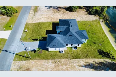 1924 NE 33rd Ln, Cape Coral, FL 33909 - Photo 45