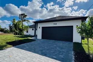 1924 NE 33rd Ln, Cape Coral, FL 33909 - Photo 37