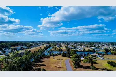 1924 NE 33rd Ln, Cape Coral, FL 33909 - Photo 43