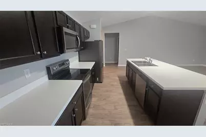 927 SW Embers Ter, Cape Coral, FL 33991 - Photo 5