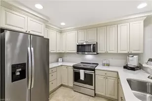 221 9th St S, Naples, FL 34102 - Photo 7