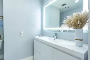 7345 N Oakmont Dr, Hialeah, FL 33015 - Photo 13