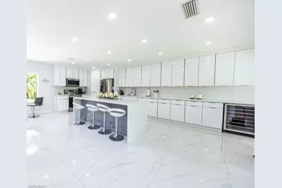 7345 N Oakmont Dr, Hialeah, FL 33015 - Photo 29