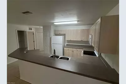 1321 Diplomat Pkwy E, Cape Coral, FL 33909 - Photo 5