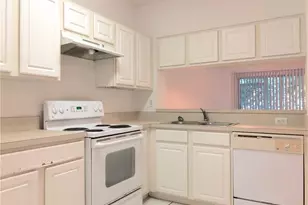 8073 Pacific Beach Dr, Fort Myers, FL 33966 - Photo 7