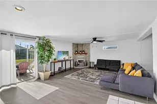 918 SE 35th St, Cape Coral, FL 33904 - Photo 9