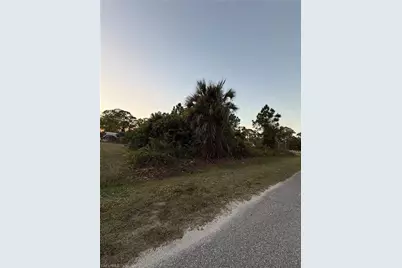 609 Wellington Ave, Lehigh Acres, FL 33972 - Photo 3